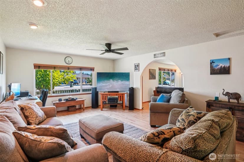 Property photo for 225 169th Street S, Spanaway photo 9