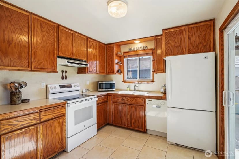 Property photo for 225 169th Street S, Spanaway photo 11
