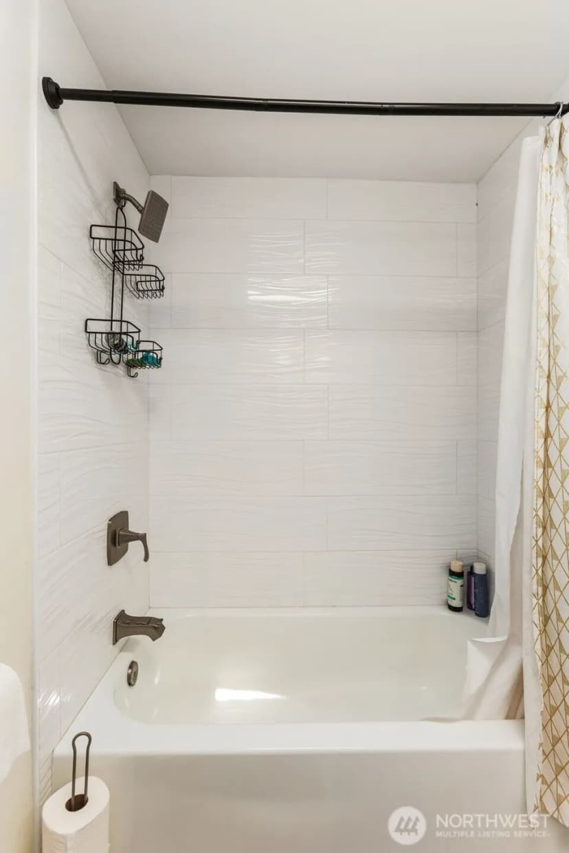 Property photo for 422 S 168th Street, Burien photo 31