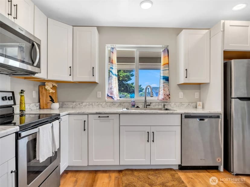 Property photo for 805 338th Place, Ocean Park photo 11