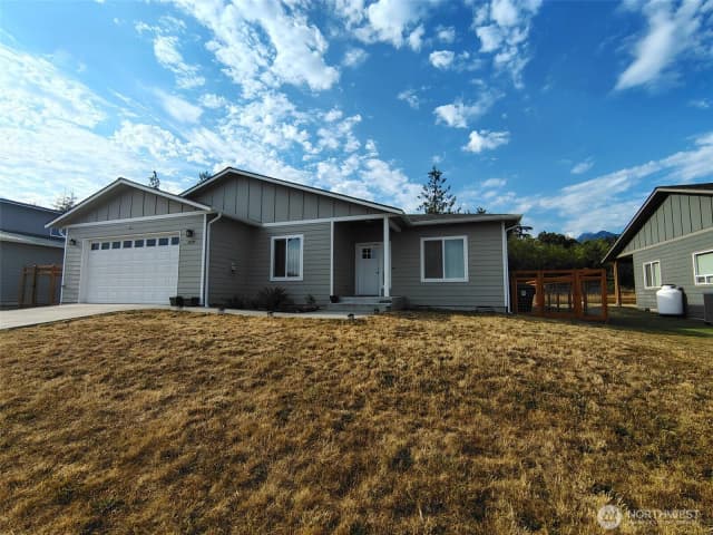 Property photo for 1428 Rook Dr, Port Angeles photo 2