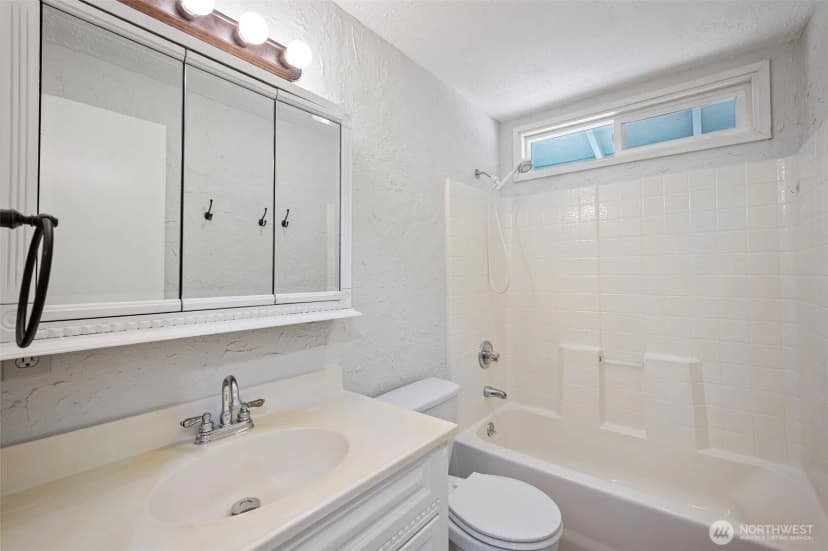 Property photo for 1423 212th Place Sw, Lynnwood photo 25