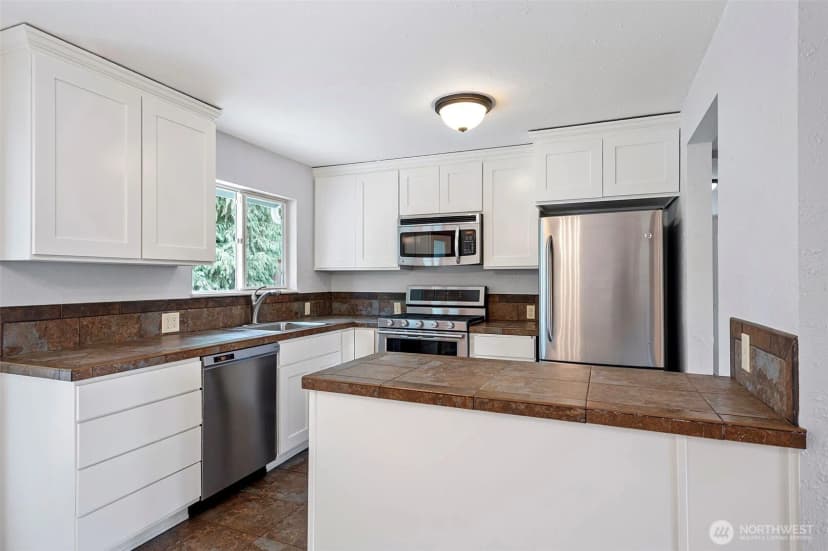 Property photo for 1423 212th Place Sw, Lynnwood photo 10