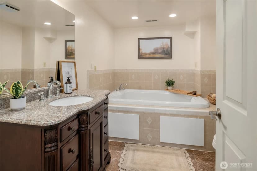 Property photo for 13711 Se Somerset Lane, Bellevue photo 31