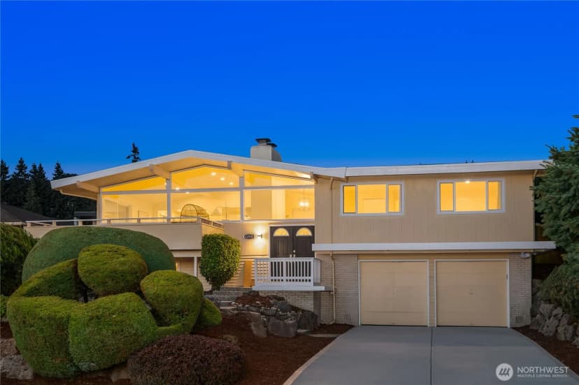 Property photo for 13711 Se Somerset Lane, Bellevue