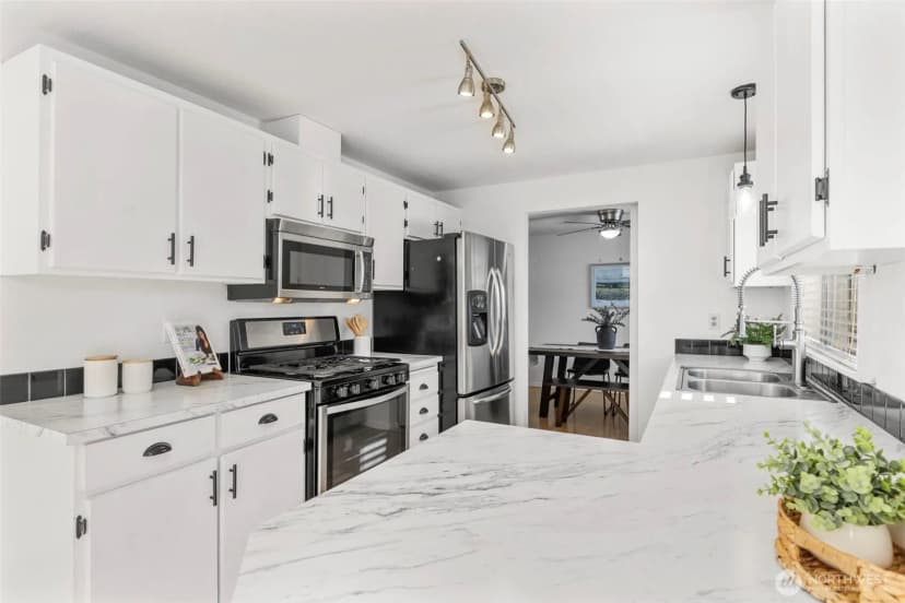 Property photo for 14321 Se 258th Place, Kent photo 9
