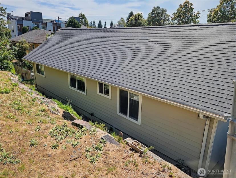 Property photo for 7410 Rainier Avenue S, Seattle photo 4