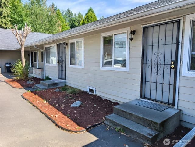Property photo for 7410 Rainier Avenue S, Seattle photo 5