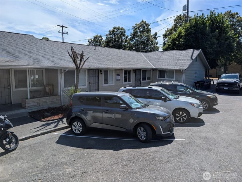 Property photo for 7410 Rainier Avenue S, Seattle photo 2