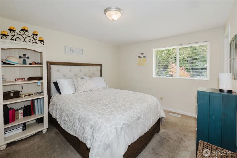 Property photo for 7029 Parkdale Drive Nw, Bremerton photo 16