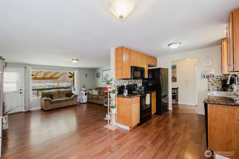 Property photo for 7029 Parkdale Drive Nw, Bremerton photo 11