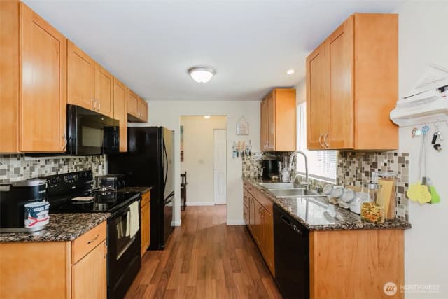 Property photo for 7029 Parkdale Drive Nw, Bremerton photo 3