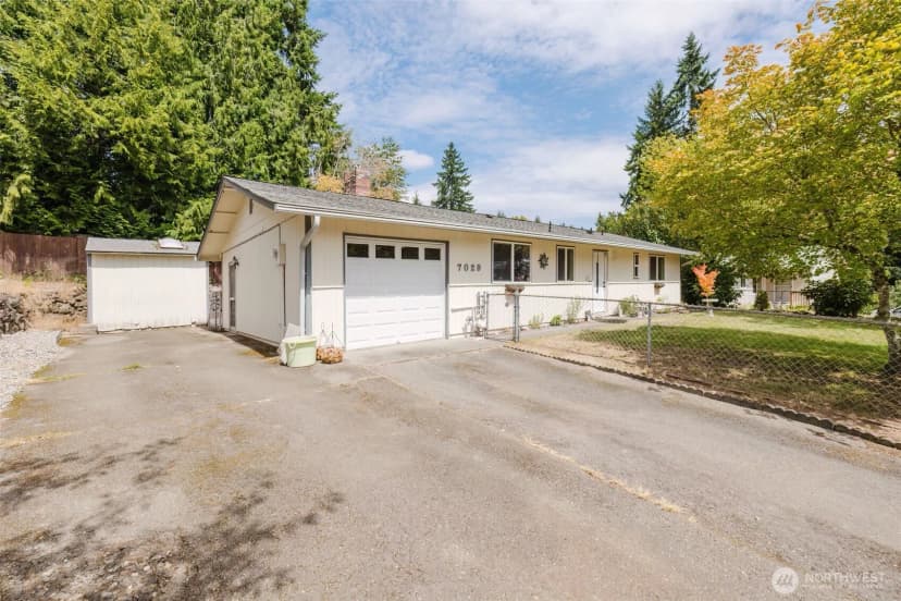 Property photo for 7029 Parkdale Drive Nw, Bremerton photo 32