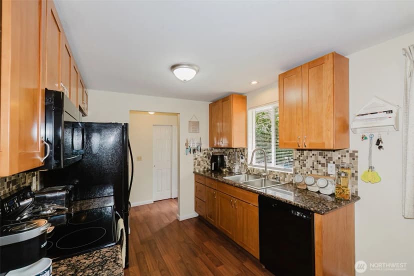 Property photo for 7029 Parkdale Drive Nw, Bremerton photo 13