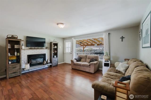 Property photo for 7029 Parkdale Drive Nw, Bremerton photo 4