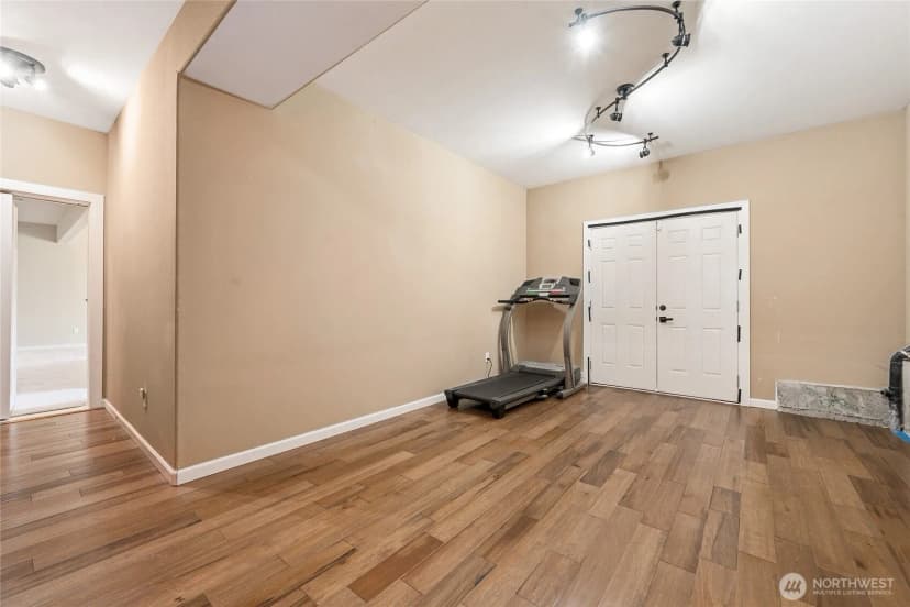 Property photo for 11021 17th Street E, Edgewood photo 20
