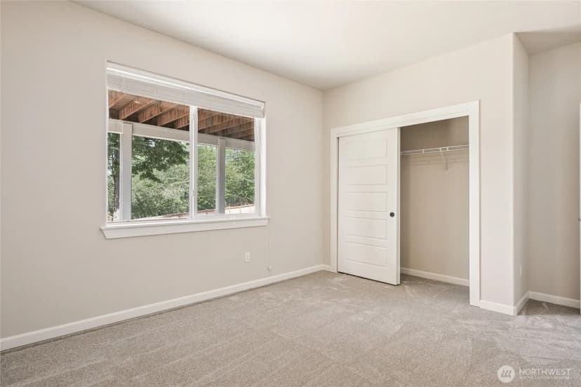 Property photo for 11021 17th Street E, Edgewood photo 17