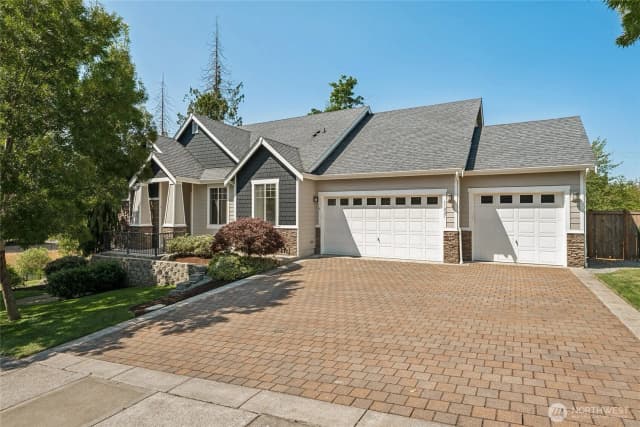 Property photo for 11021 17th Street E, Edgewood