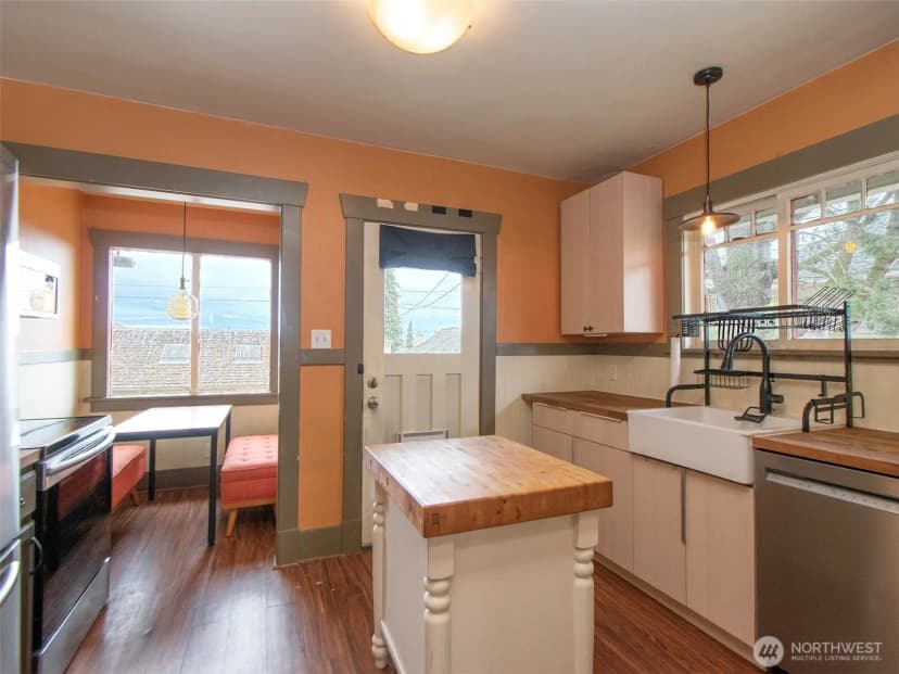 Property photo for 117 W 10th Street, Port Angeles photo 9