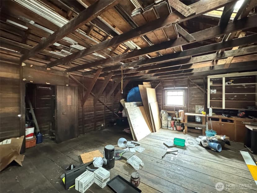 Property photo for 117 W 10th Street, Port Angeles photo 32