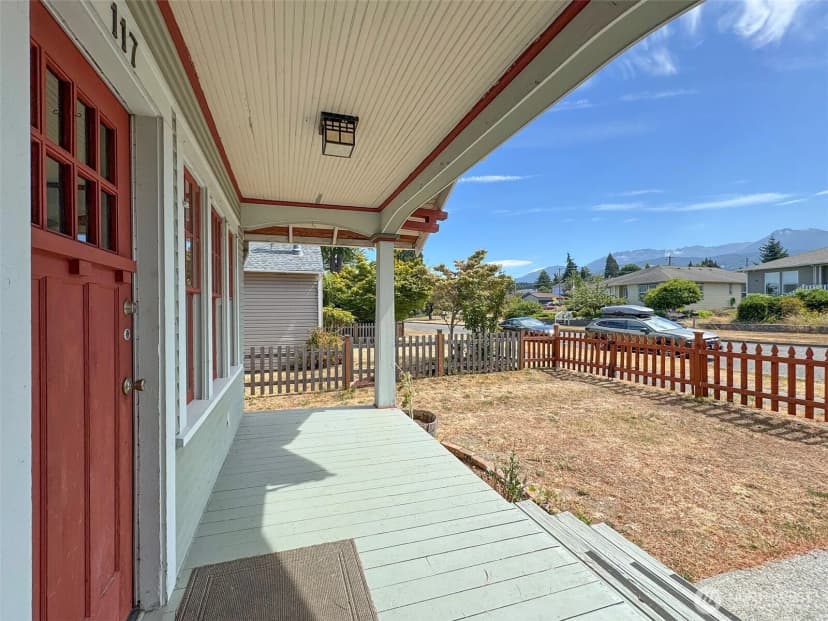 Property photo for 117 W 10th Street, Port Angeles photo 39