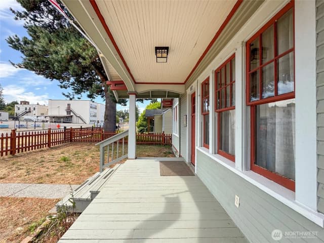 Property photo for 117 W 10th Street, Port Angeles photo 3