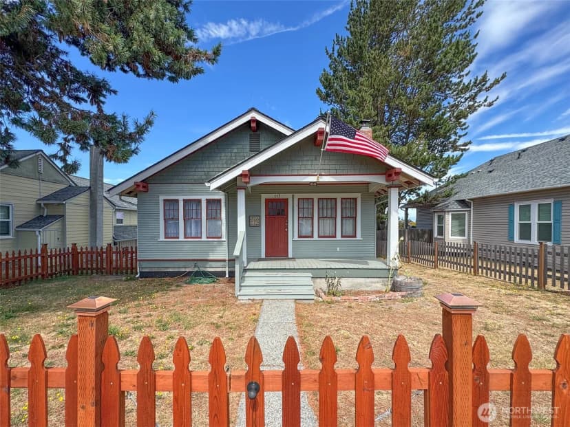 Property photo for 117 W 10th Street, Port Angeles
