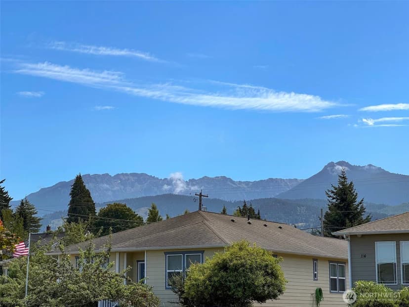Property photo for 117 W 10th Street, Port Angeles photo 2