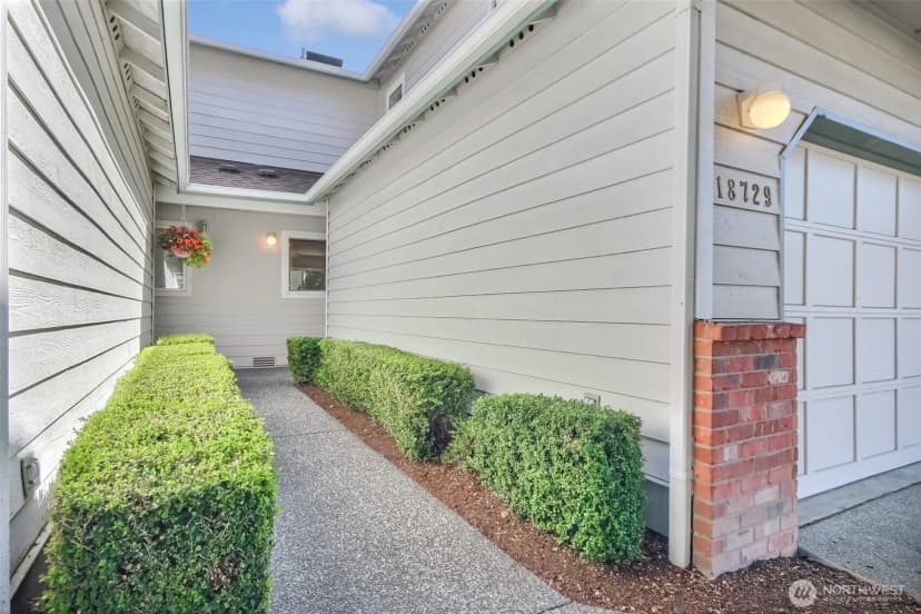 Property photo for 18729 19th Drive Se, Bothell photo 3