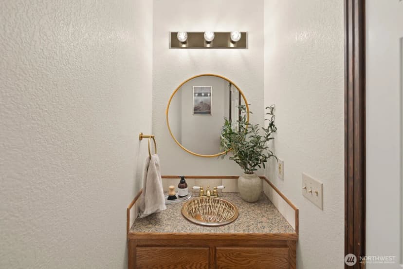 Property photo for 537 Ne 103rd Street, Seattle photo 14