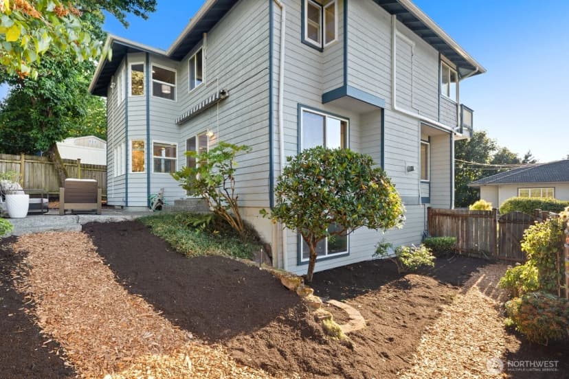Property photo for 537 Ne 103rd Street, Seattle photo 29