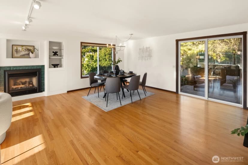 Property photo for 537 Ne 103rd Street, Seattle photo 12