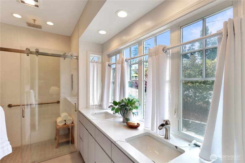 Property photo for 420 1st Street, Langley photo 12