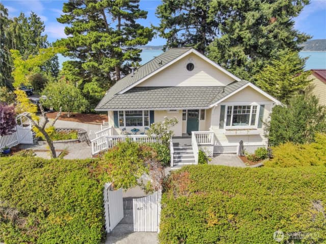 Property photo for 420 1st Street, Langley