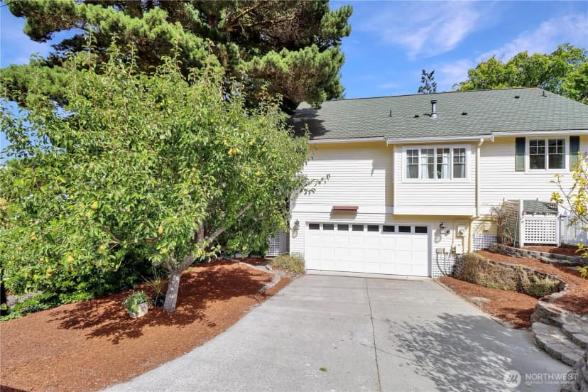 Property photo for 420 1st Street, Langley photo 25