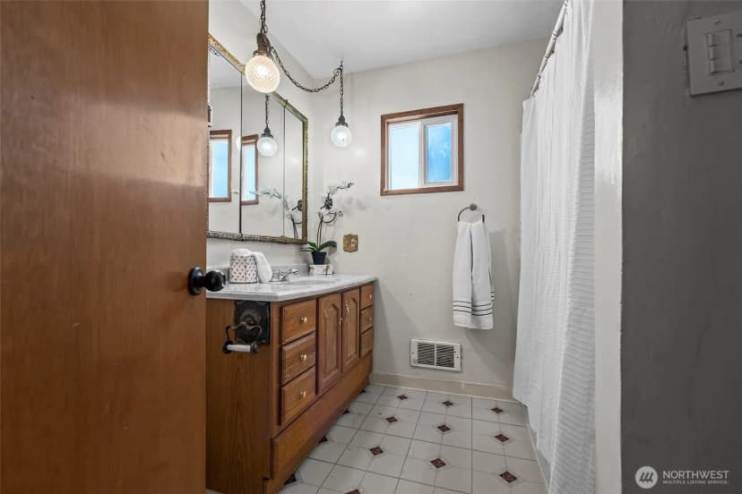 Property photo for 3316 Perry Avenue, Bremerton photo 17