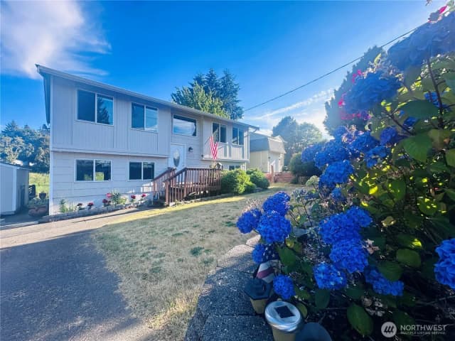Property photo for 10223 Sitkum Drive Se, Olympia photo 2