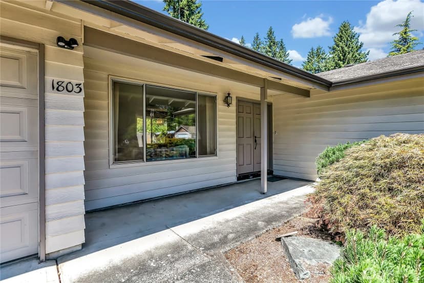 Property photo for 1803 150th Avenue Se, Bellevue photo 3