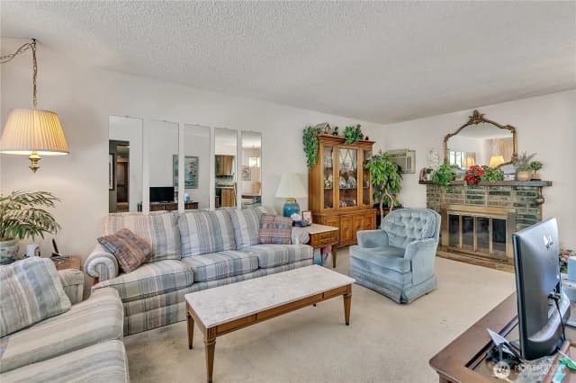 Property photo for 1803 150th Avenue Se, Bellevue photo 5
