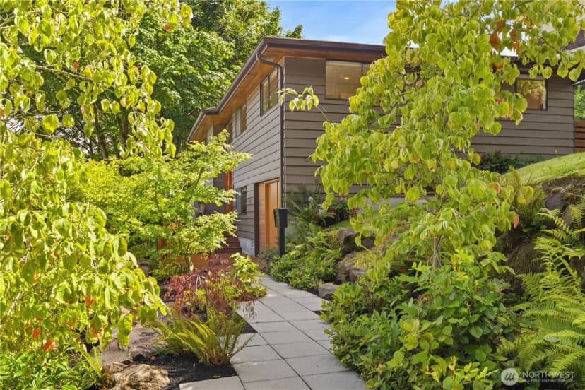 Property photo for 3701 E Jefferson Street, Seattle photo 2