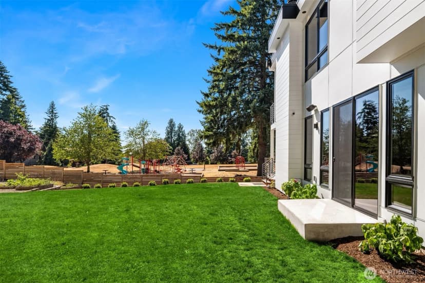 Property photo for 11407 Ne 103rd Place, Kirkland photo 38