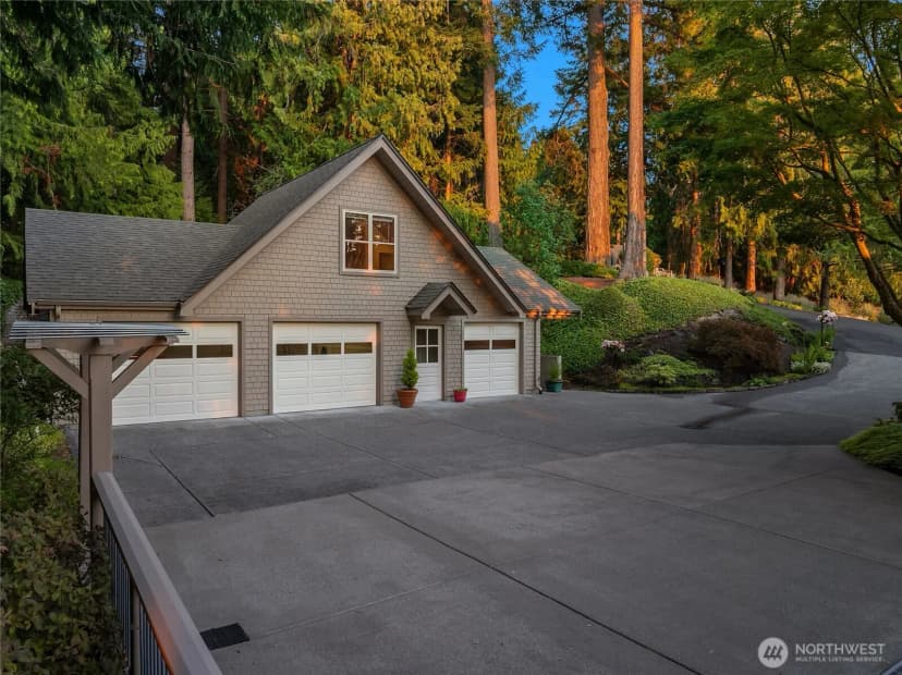 Property photo for 5141 Crystal Springs Drive Ne, Bainbridge Island photo 3