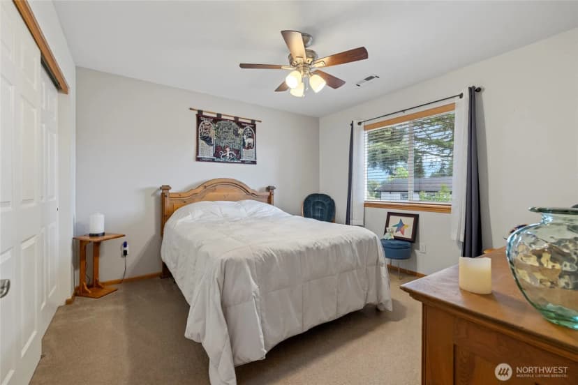 Property photo for 1150 Homestead Drive, Burlington photo 27