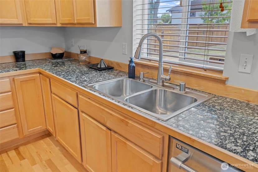 Property photo for 1150 Homestead Drive, Burlington photo 15
