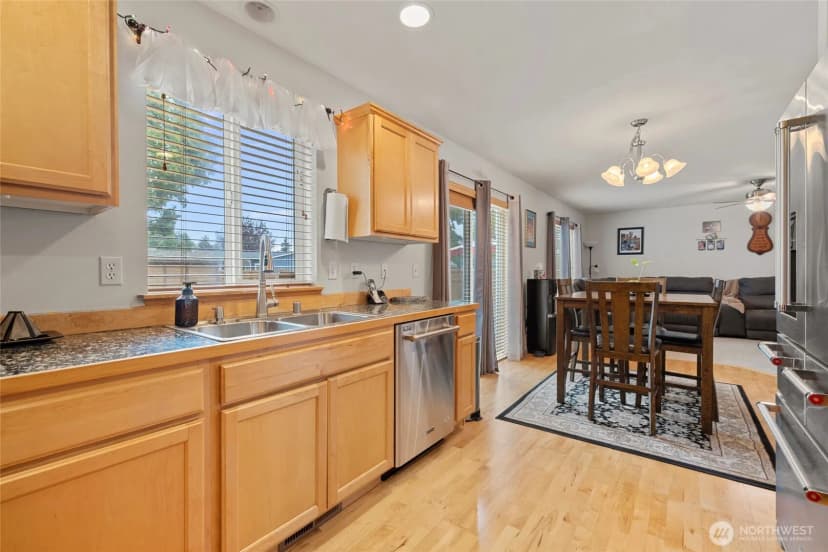 Property photo for 1150 Homestead Drive, Burlington photo 16