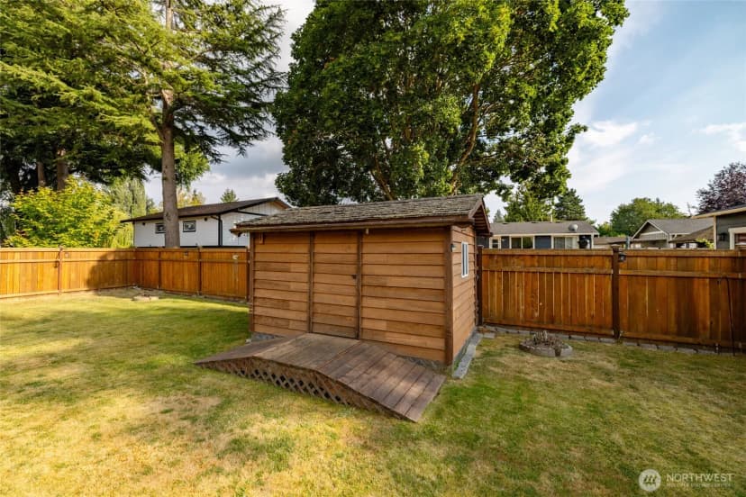 Property photo for 1150 Homestead Drive, Burlington photo 37