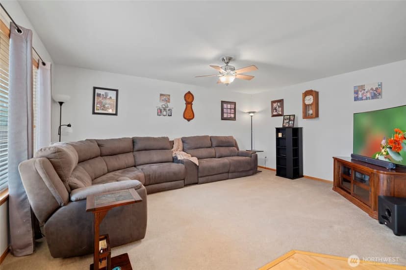 Property photo for 1150 Homestead Drive, Burlington photo 17