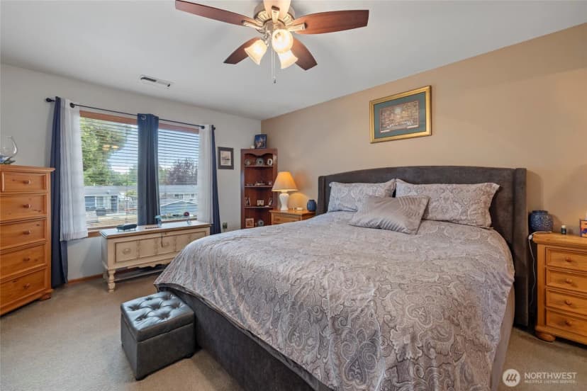 Property photo for 1150 Homestead Drive, Burlington photo 22