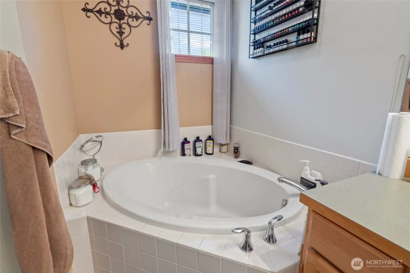 Property photo for 1150 Homestead Drive, Burlington photo 25