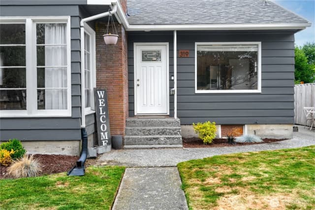 Property photo for 319 S Anacortes Street, Burlington photo 2